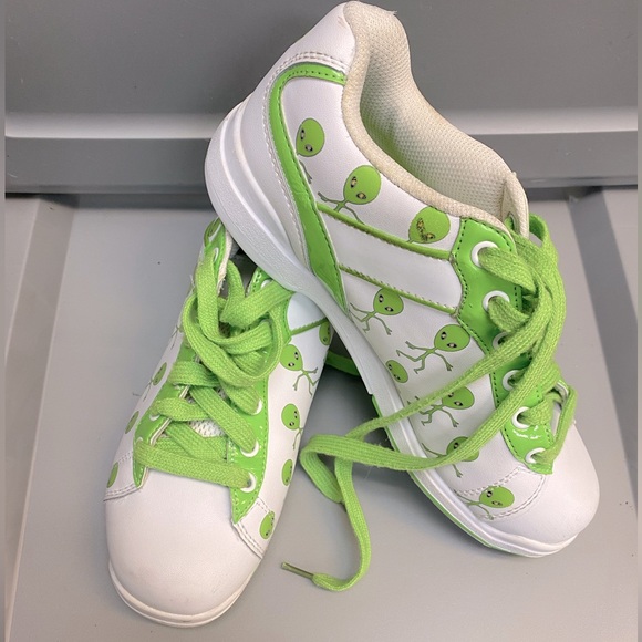 Top 20 Most Popular flat green bowling shoes